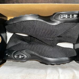 Boutique Womens Steel Toe Non-Slip Slip-On Safety Sneakers (Black) (9.5)